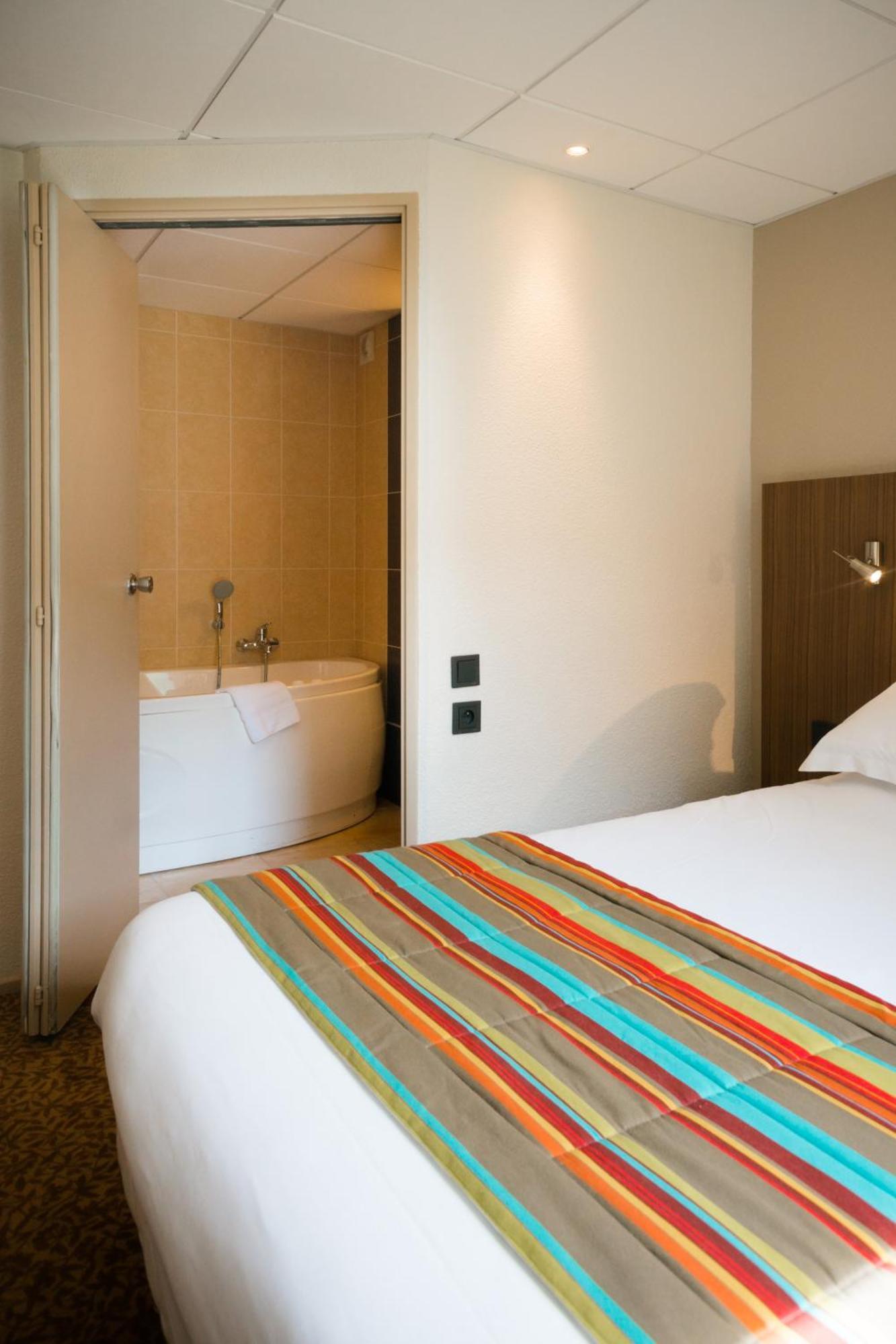 Brit Hotel Le Kerann Nantes St Herblain - Zac De La Lorie سانت آيربلان المظهر الخارجي الصورة